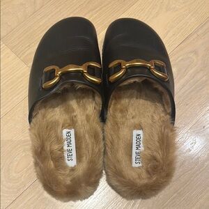 Steve Madden Black and Gold Mules with Elegant Design